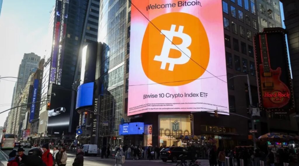 هذه التطورات بعد أن شهدت بتكوين تقلبات حادة خلال جلسة التداول الأميركية يوم الأربعاء